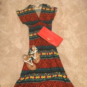 Beachy peek-a-boo shoulder maxi dress